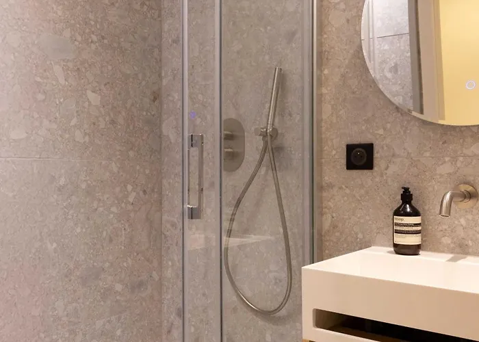 Modern -ac-1br-4p-pantheon