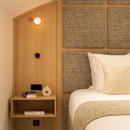 Modern -ac-1br-4p-pantheon