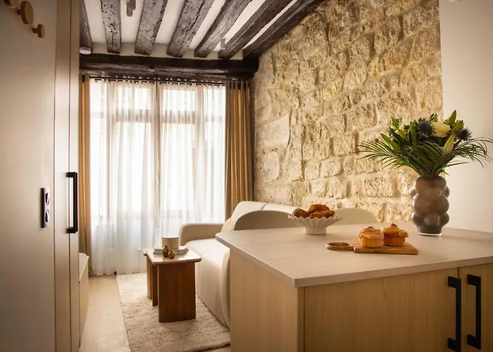 Modern -ac-1br-4p-pantheon