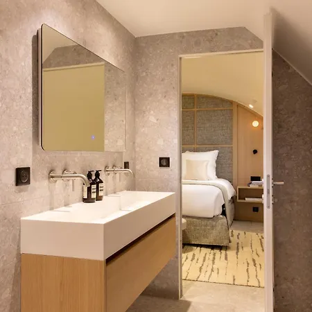 Modern -ac-1br-4p-pantheon * Paris